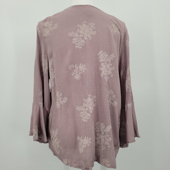 Mossimo Lavender Paisley Flutter-Sleeve Tie Front Top - Picture 4 of 8